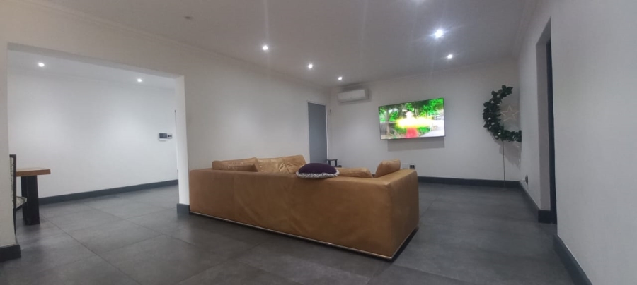 5 Bedroom Property for Sale in Wetton Western Cape